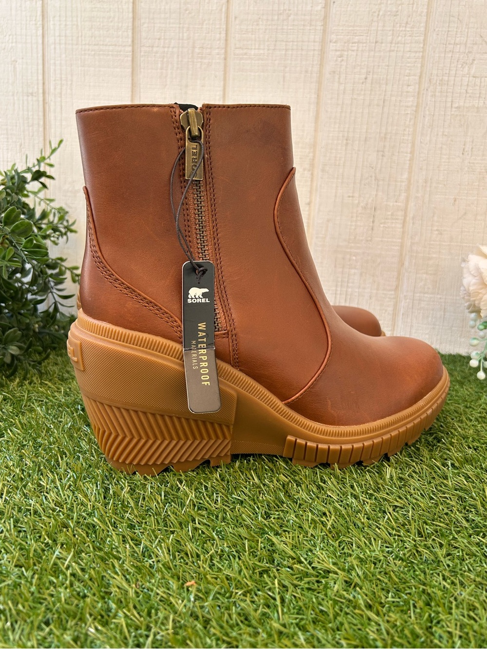 SOREL women 
Ona Ave'' Zip Wedge Booties Color: Velvet Tan, Gum 2 size 9.5 new - Picture 10 of 16